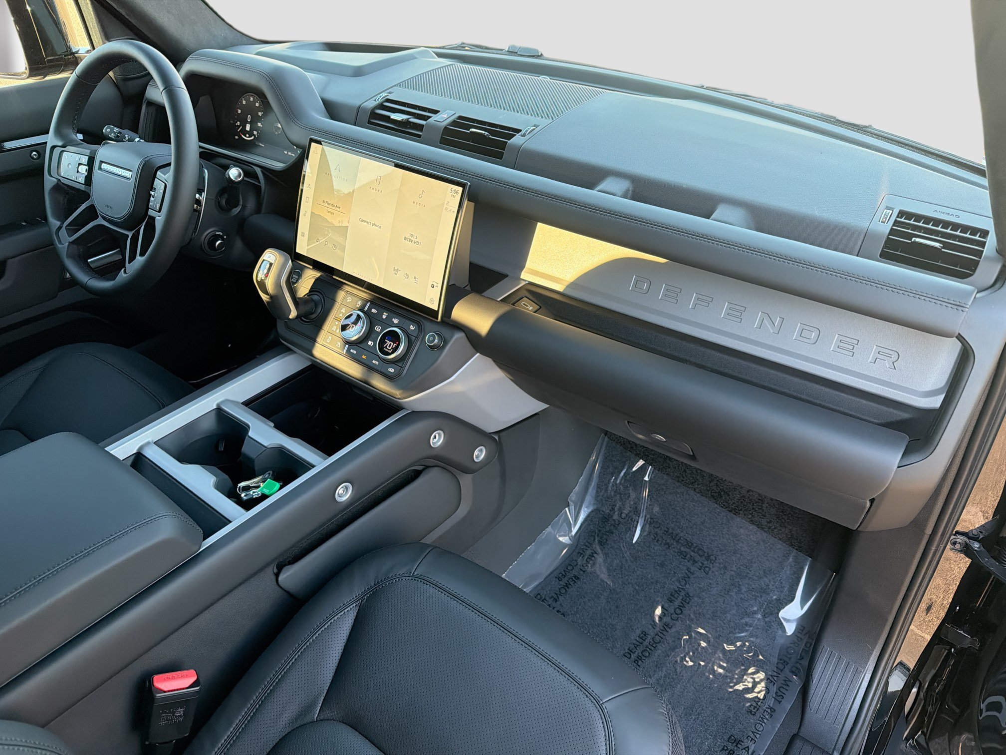 2026 Land Rover Defender V8 - Photo 13