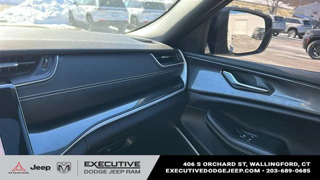 Used 2023 Black Jeep Altitude X image 19