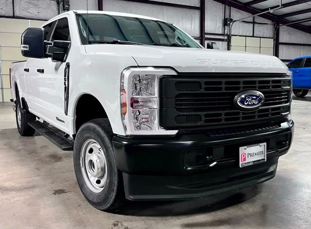 2025 Ford F-250 XL 4x4 Crew Cab 6-3/4' Box's photo