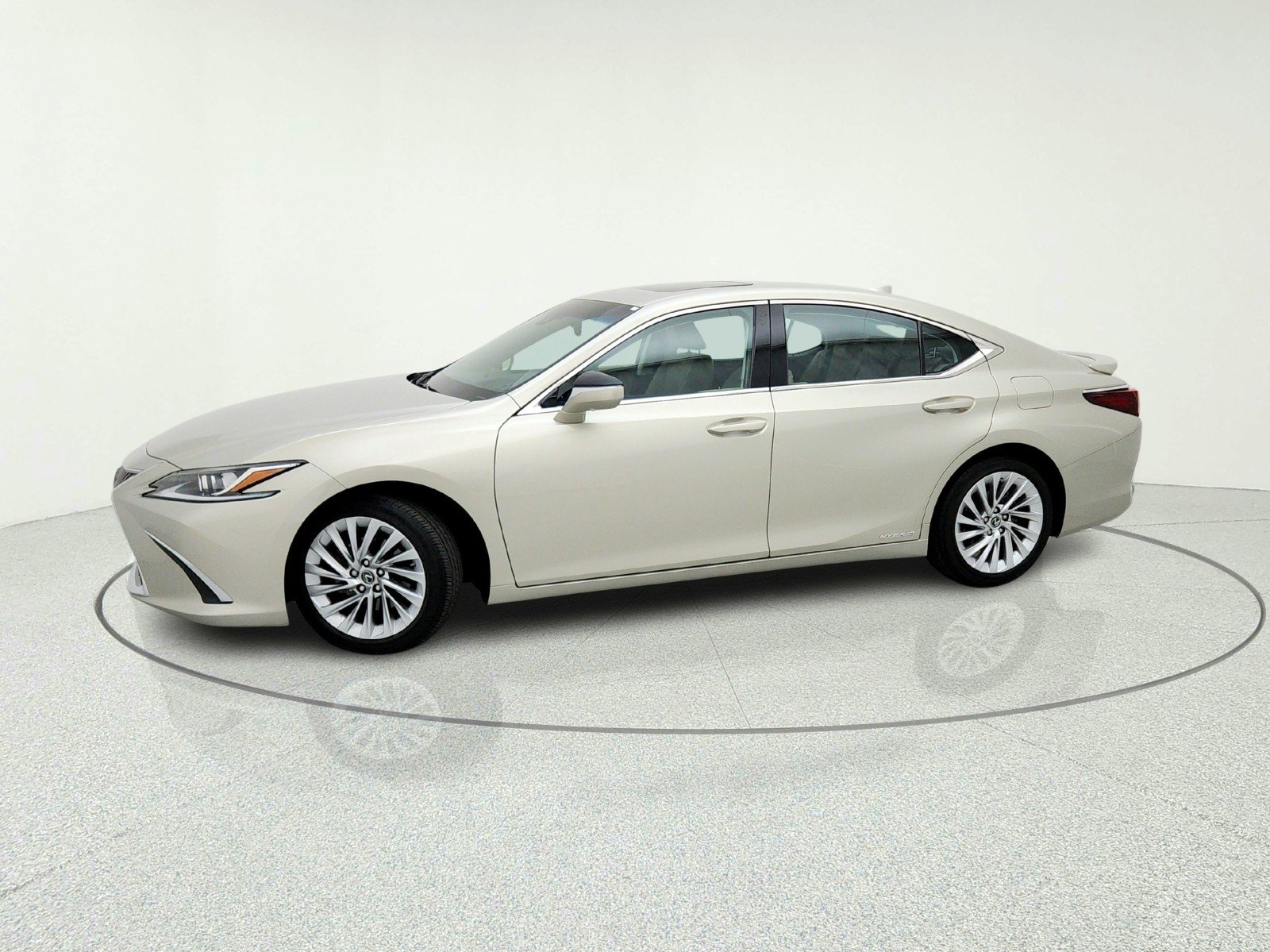 Used 2019 MOONBEAM BEIGE Lexus ES 300h Luxury image 15