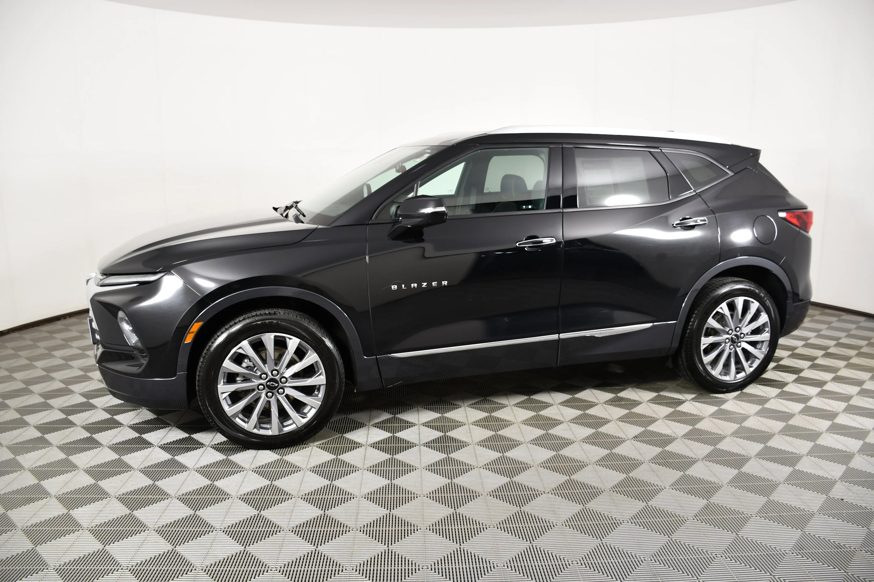 Used 2024 Black Chevrolet Premier image 9