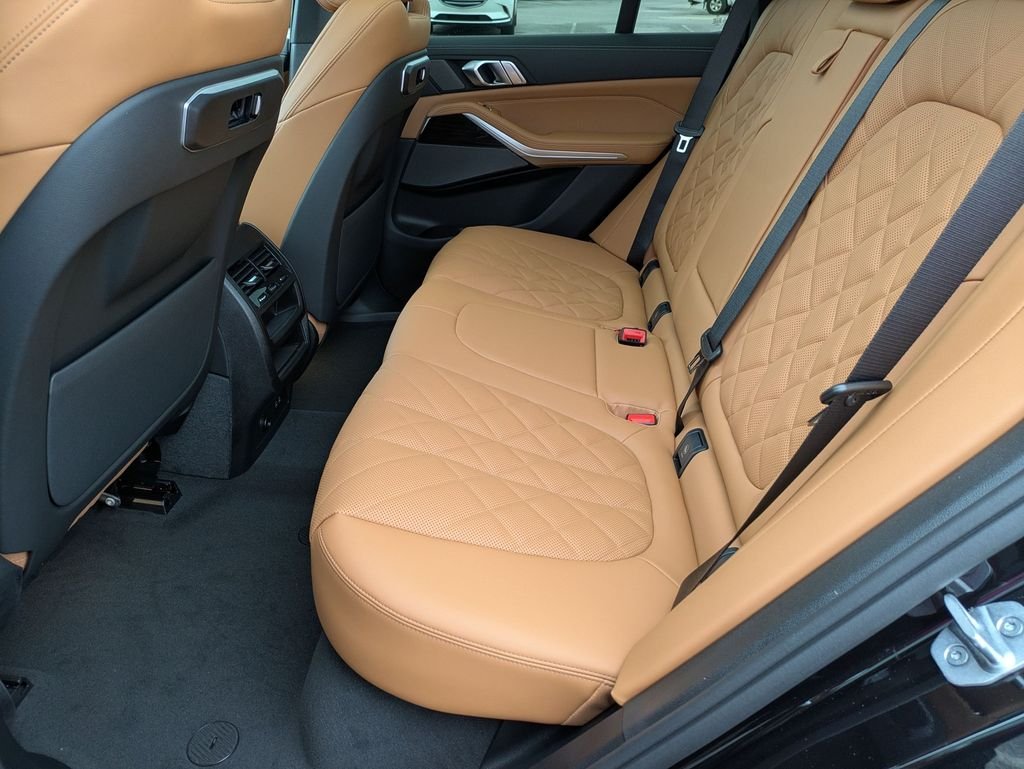 New 2026 Black Sapphire Metallic BMW xDrive40i image 24