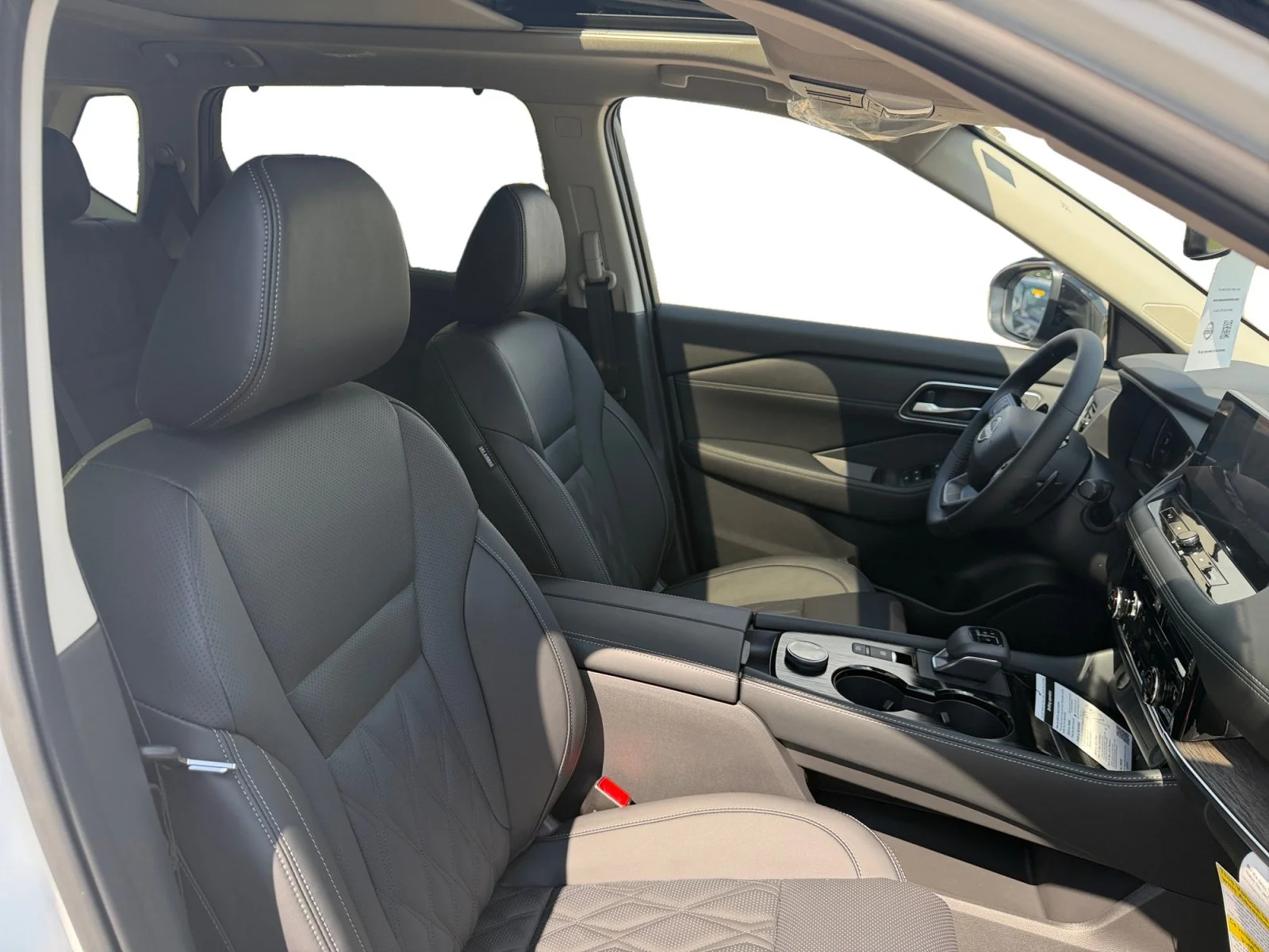 New 2026 Everest White Pearl/Super Black Nissan Platinum image 31