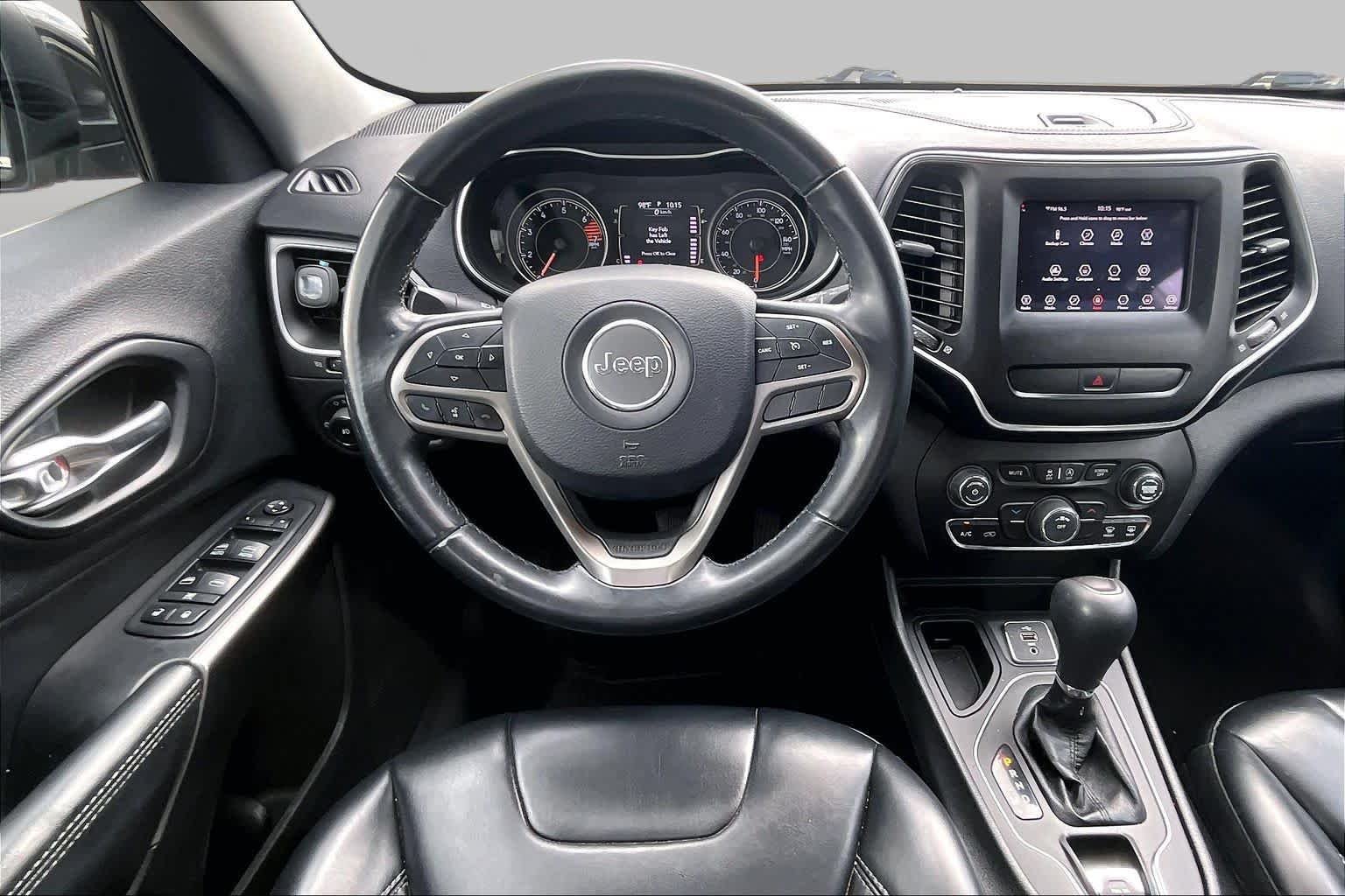 Used 2019 Diamond Black Crystal Pearlcoat Jeep Latitude Plus image 6