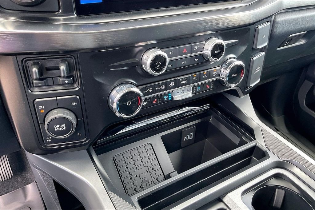New 2026 Agate Black Metallic Ford Lariat image 18