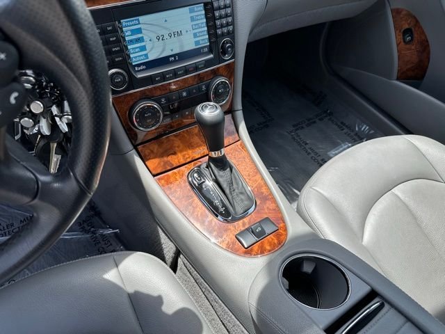 Used 2008 Gray Mercedes-Benz CLK 550 image 8