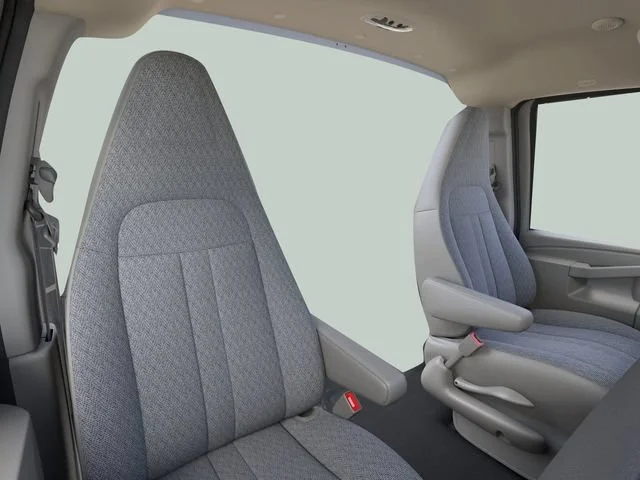 New 2025 Summit White Chevrolet 1WT image 19