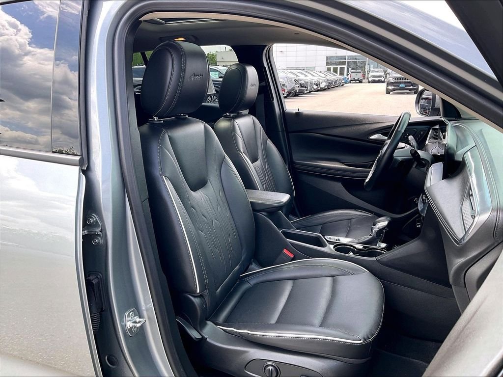 Used 2024 Silver Buick Avenir image 10