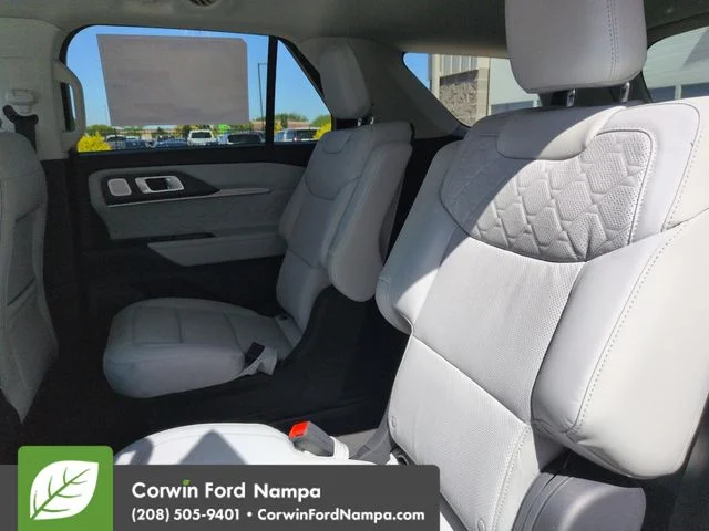 New 2026 Star White Metallic Tri-Coat Ford Platinum image 25