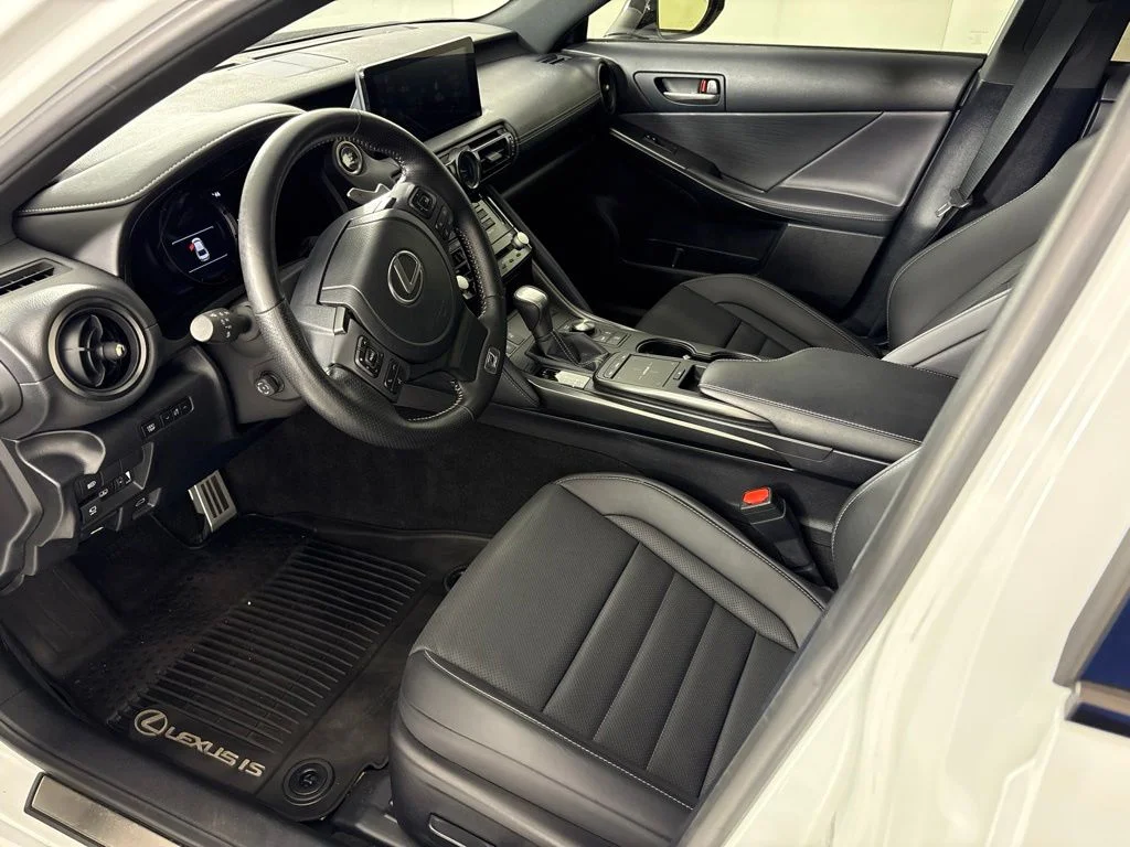 Used 2024 White Lexus 500 F SPORT Performance Premium image 29