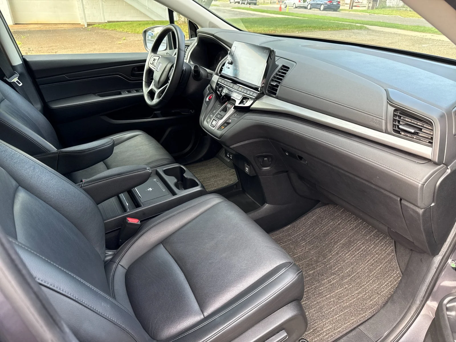 Used 2025 Modern Steel Metallic Honda EX-L image 17