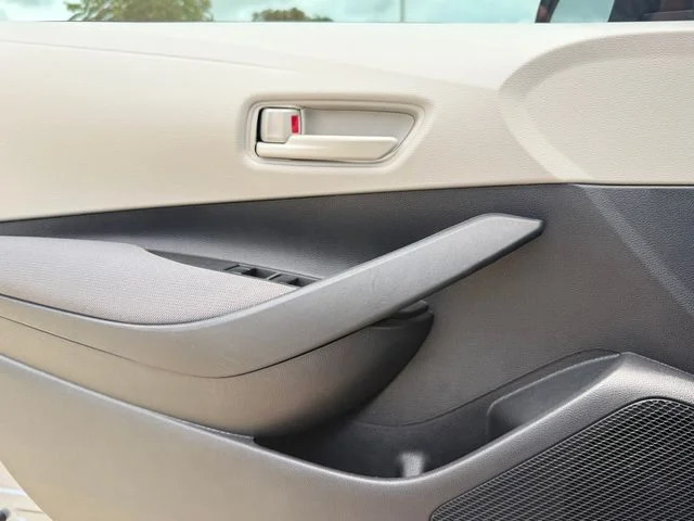 Certified Used 2025  Toyota LE image 23