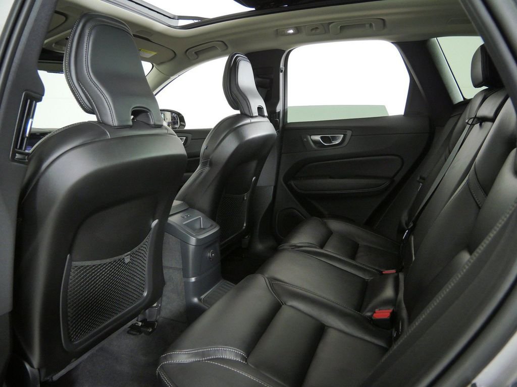 Used 2023 Silver Volvo Ultimate image 31