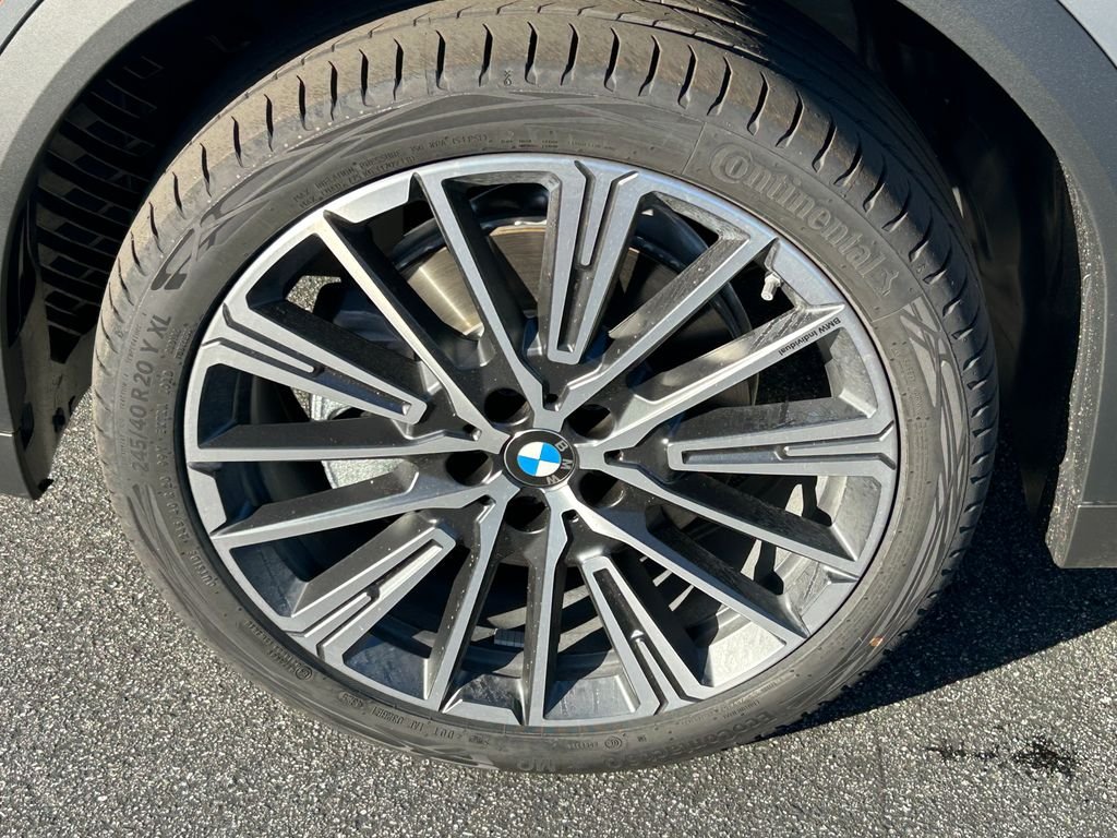 New 2026 Skyscraper Grey Metallic BMW xDrive28i image 9