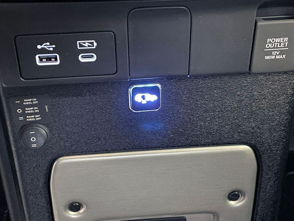 Used 2026 Gray Honda EX-L  - Wheelchair Accessible image 37