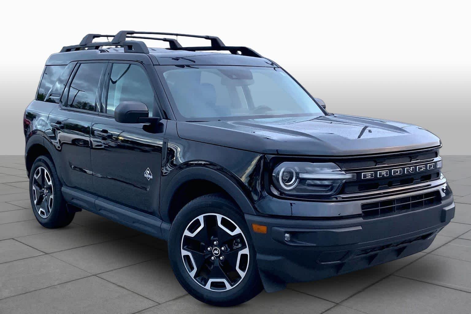 Used 2023 Shadow Black Ford Outer Banks image 3