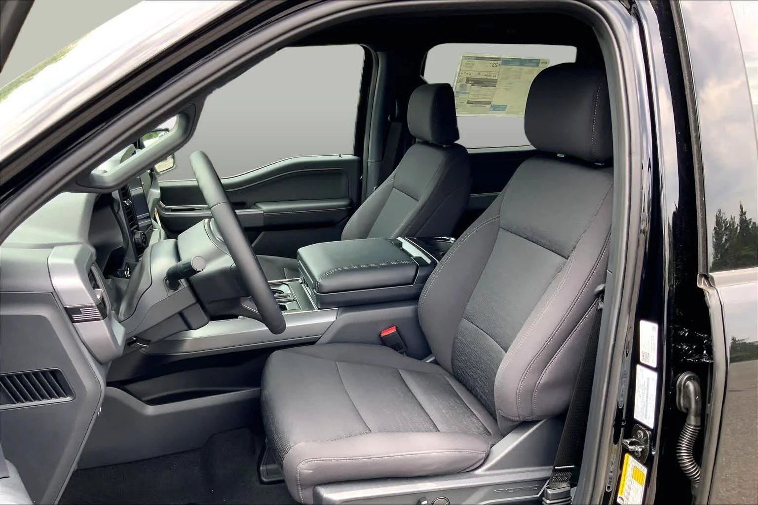 New 2026 Agate Black Metallic Ford XLT image 13