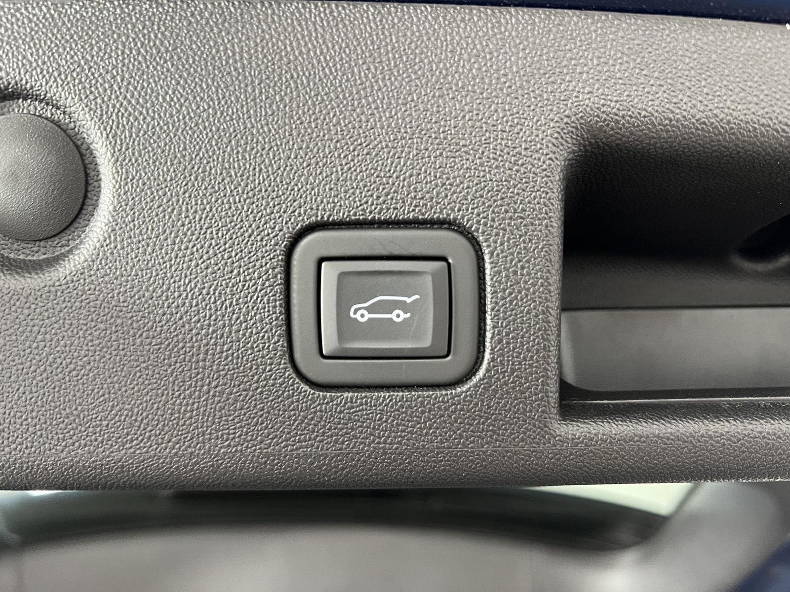 Used 2024 Lakeshore Blue Metallic Chevrolet LT image 20