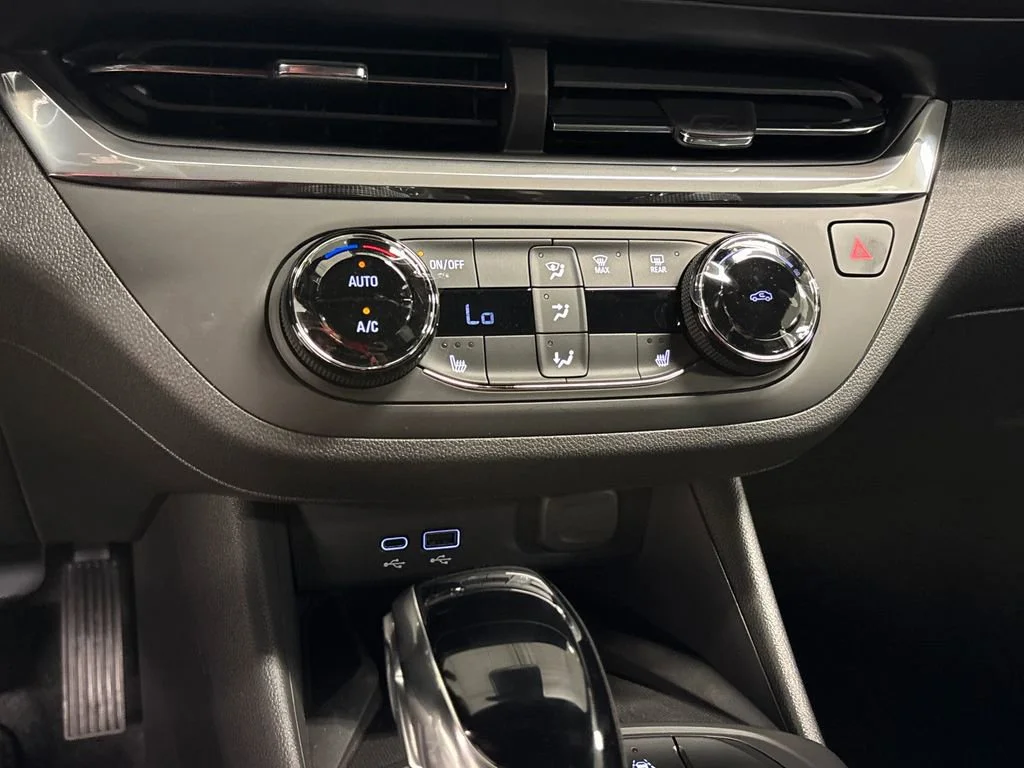 New 2026 Summit White Buick Preferred image 36