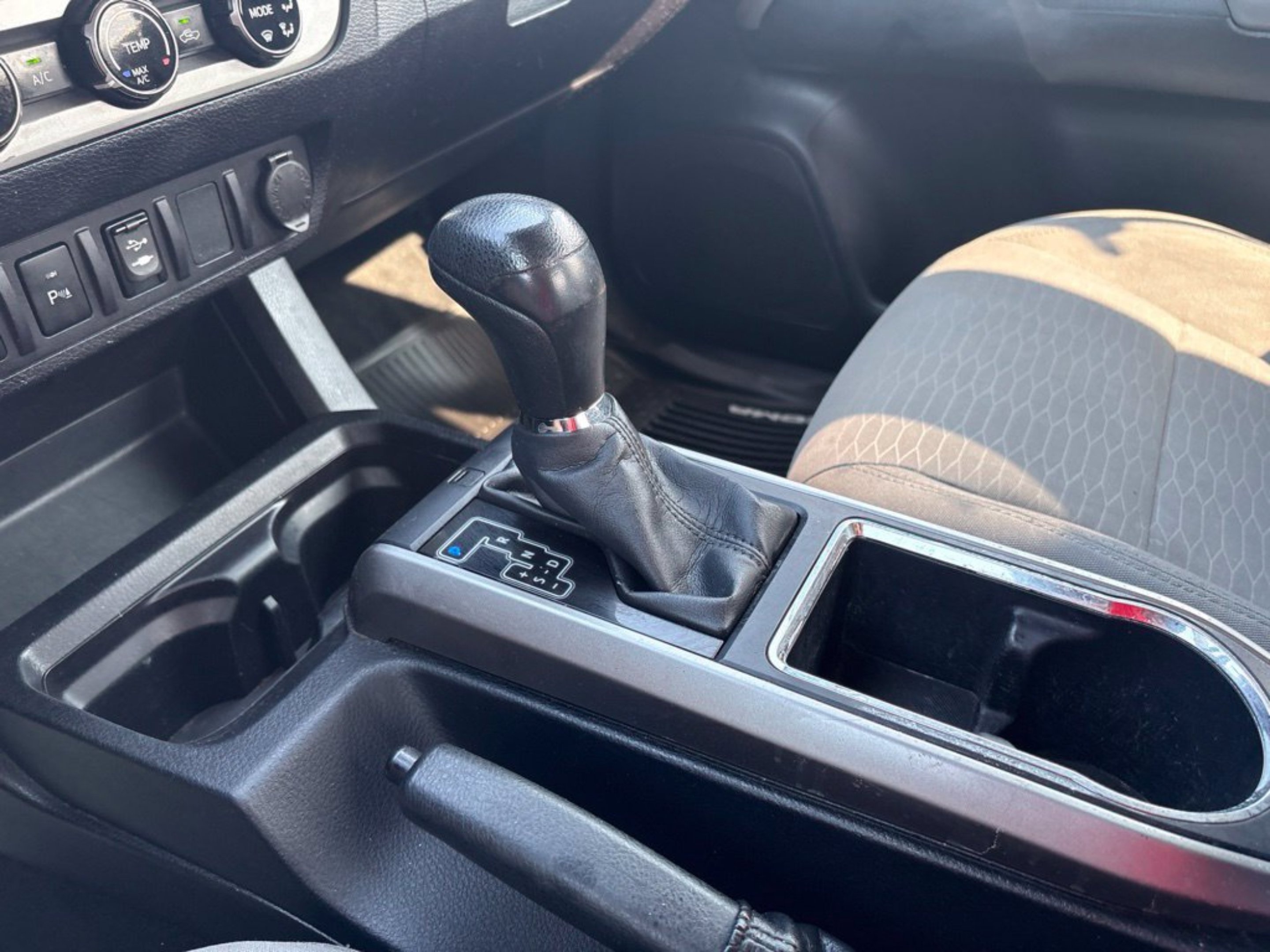 Used 2017 Magnetic Gray Metallic Toyota SR5 image 15