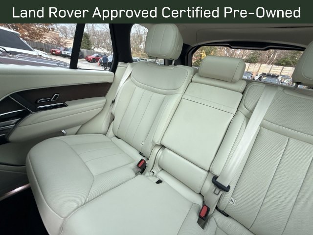 Certified Used 2023 Fuji White Land Rover SE image 4