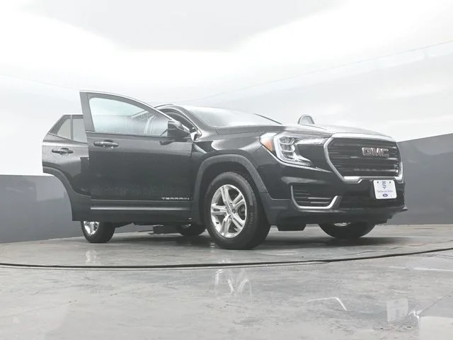 Certified Used 2023 Ebony Twilight Metallic GMC SLE image 33