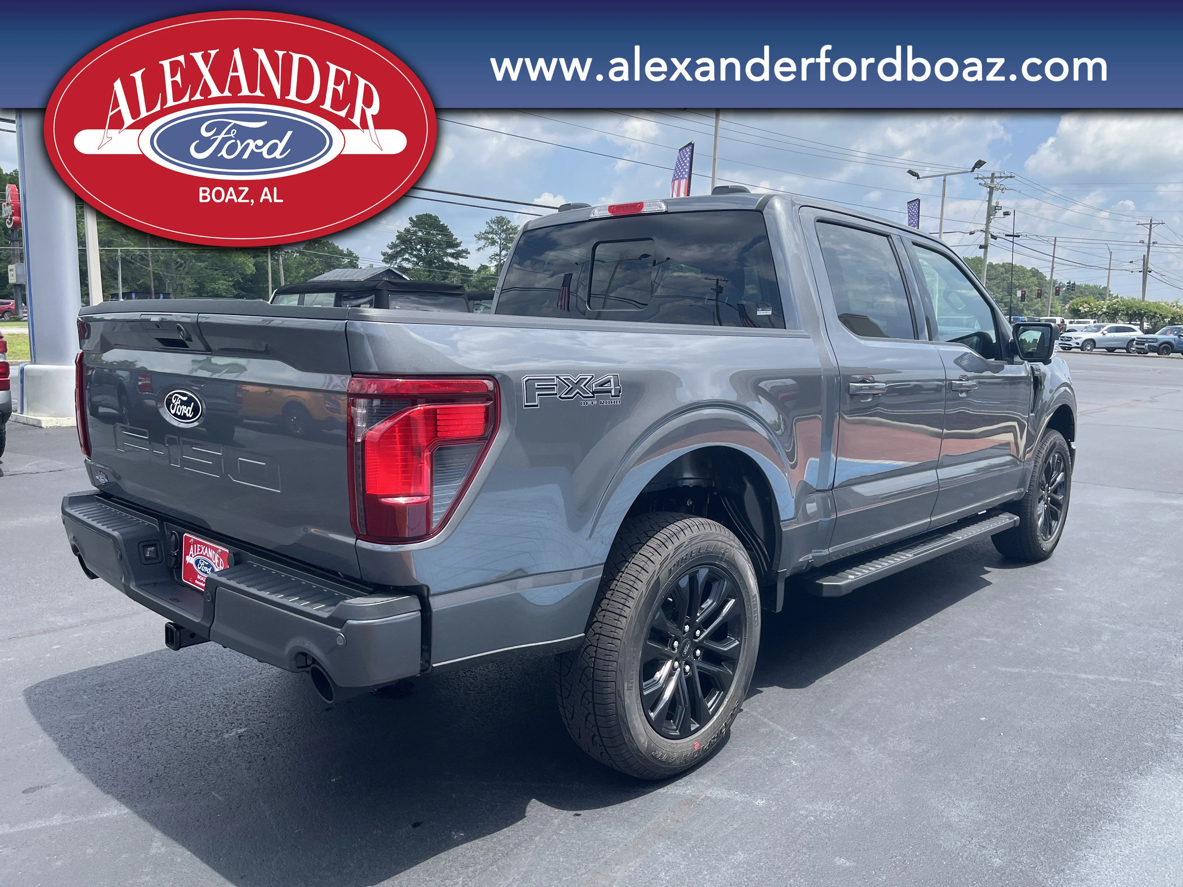New 2026 Carbonized Gray Metallic Ford XLT image 4