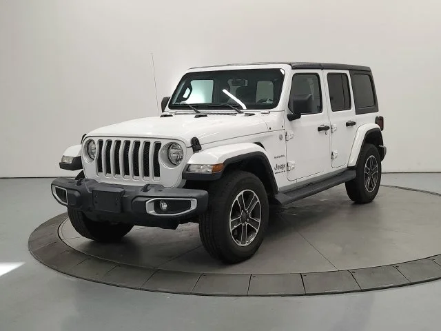 Used 2023 White Jeep Sahara image 4