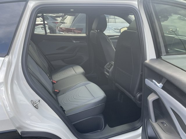 New 2026 Sandstone W/Deep Black Roof Volkswagen SE R-Line AWD image 7