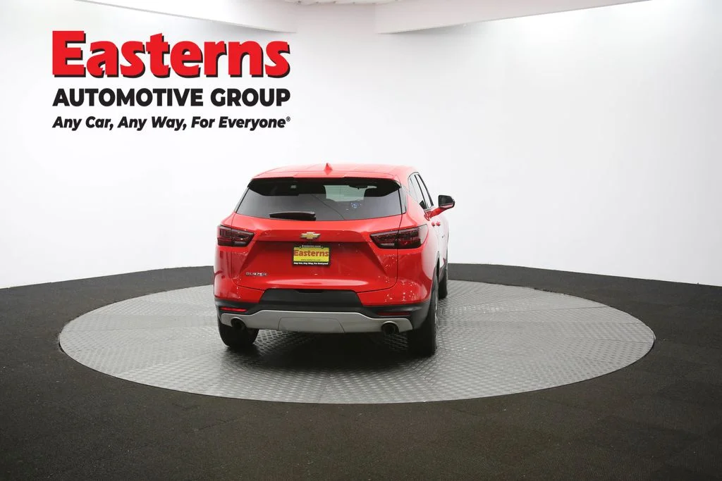 Used 2023 Red Chevrolet LT image 35