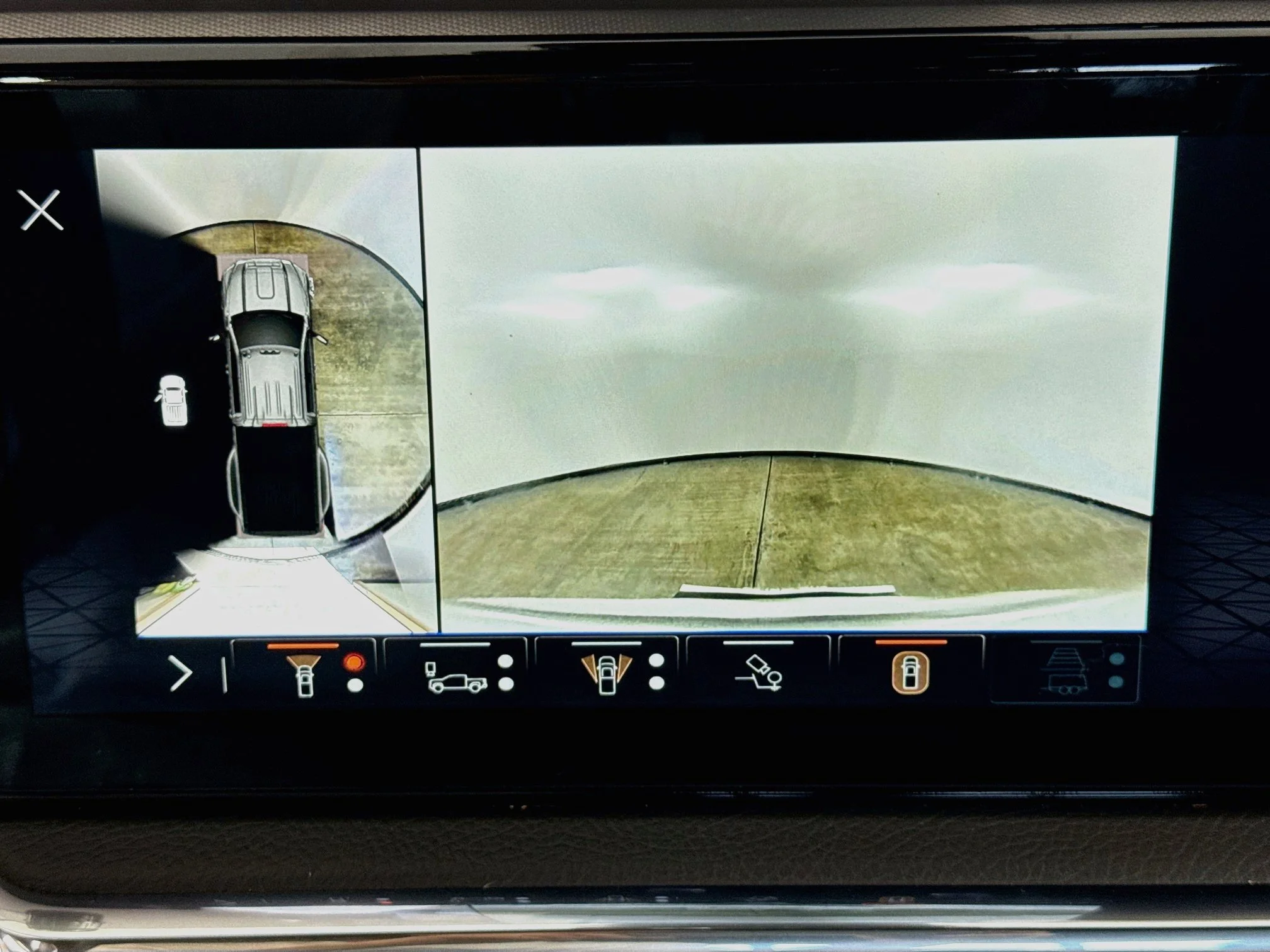 Used 2024 White Frost Tricoat GMC Denali DRW image 16