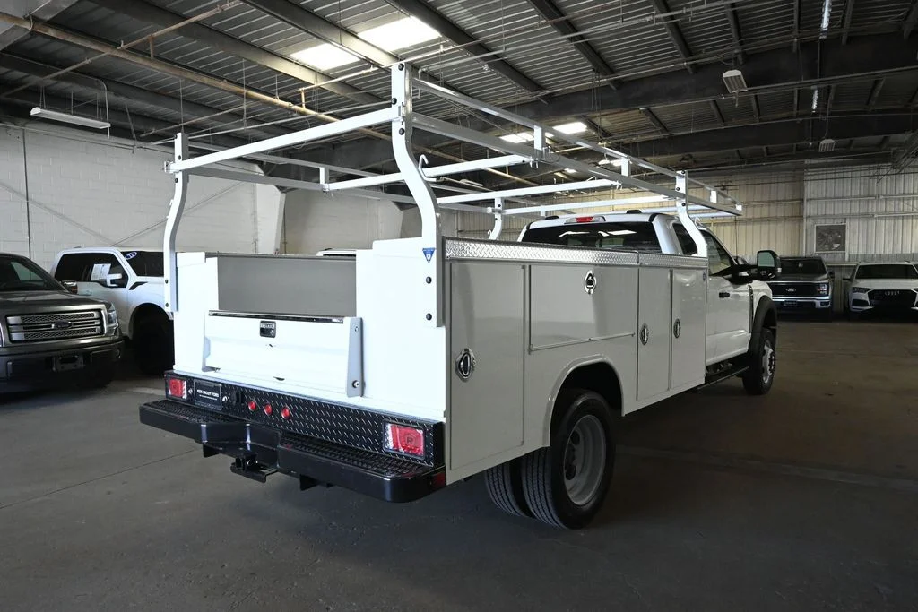 2025 Ford F-450 Super Duty Chassis Cab XL - Photo 8