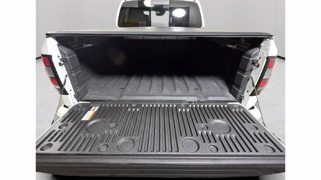 2025 Nissan Frontier SV - Photo 29