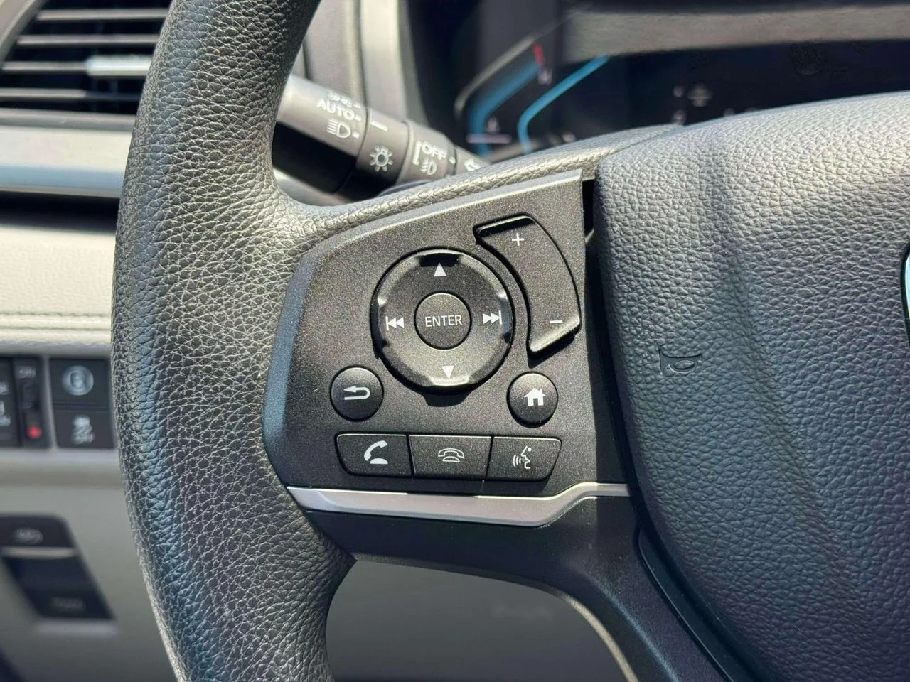 2024 Honda Odyssey EX - Photo 27