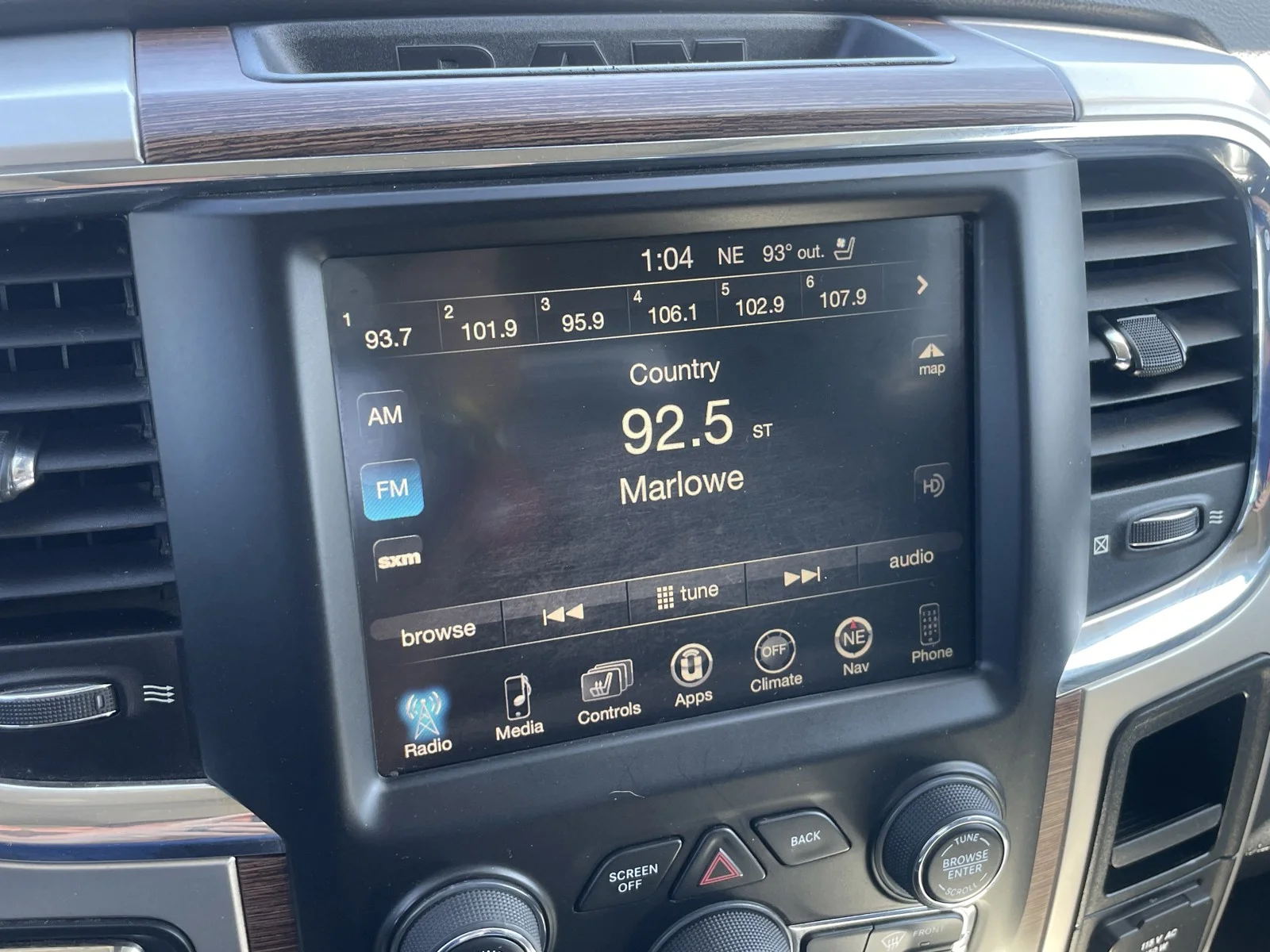 Used 2016 Pearl White Ram Laramie image 20