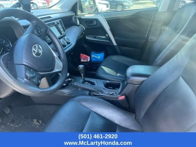 Used 2018 Silver Toyota LE image 5