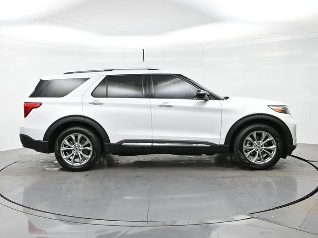 Used 2023 Oxford White Ford Limited image 8