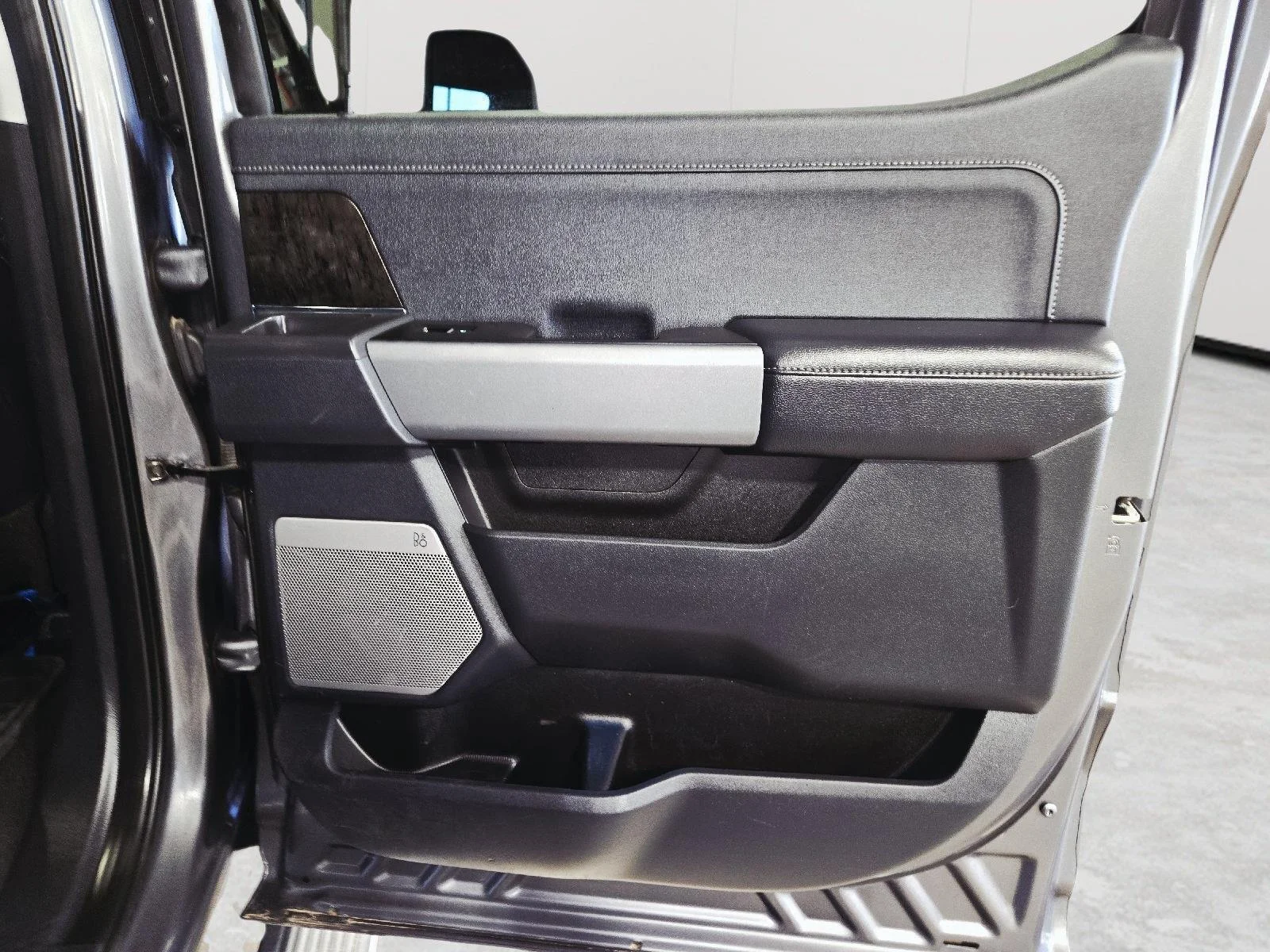Used 2024 Carbonized Gray Ford Lariat image 65