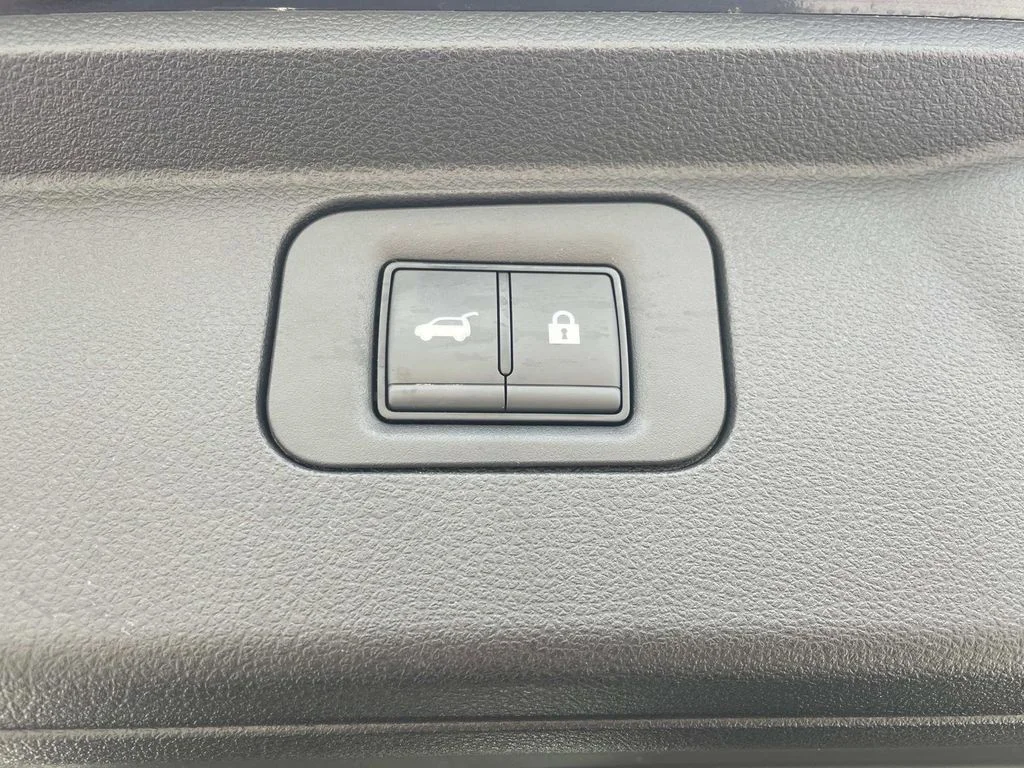 Used 2025 Black INFINITI SENSORY image 10