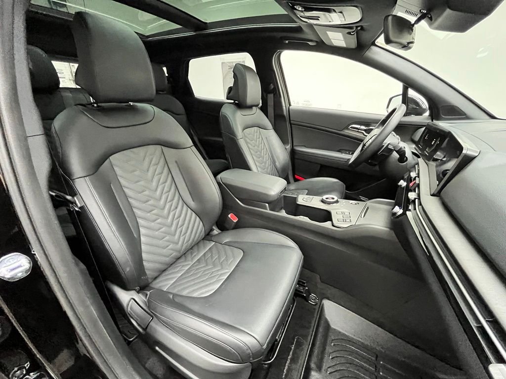 Used 2026 Black Kia X-Line image 35