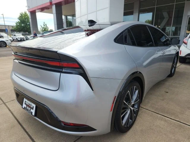 Used 2024  Toyota XLE image 13