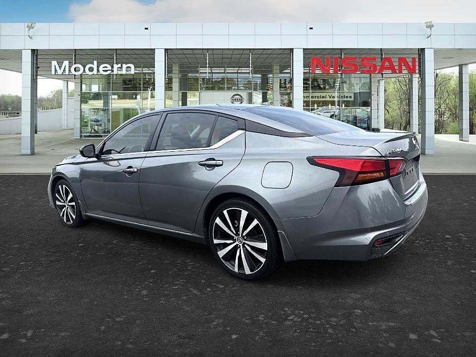Used 2021 Gun Metallic Nissan 2.5 SR image 3