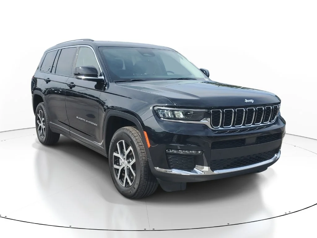 Used 2023 Black Jeep Limited image 1
