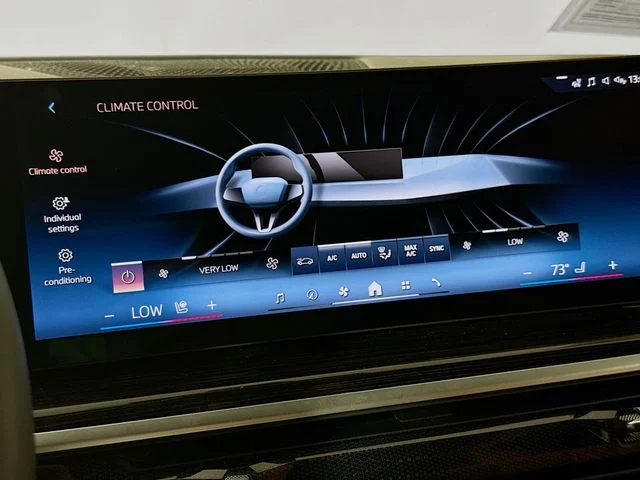 Used 2024 Gray BMW xDrive40i image 18