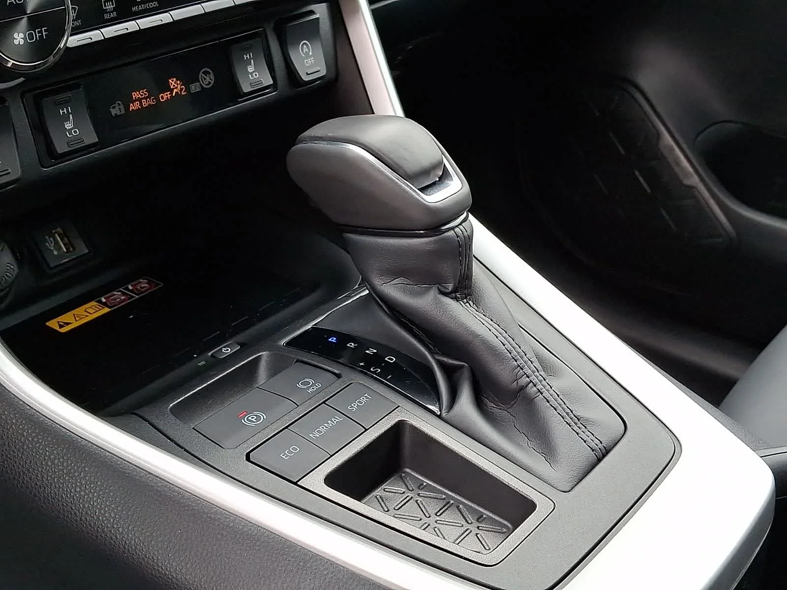 Used 2025 Magnetic Gray Metallic Toyota XLE Premium image 15