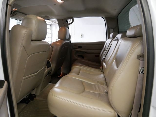 Used 2006 Summit White Chevrolet LT image 10