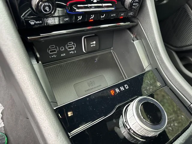 New 2027 White/off-white Jeep Laredo X image 25