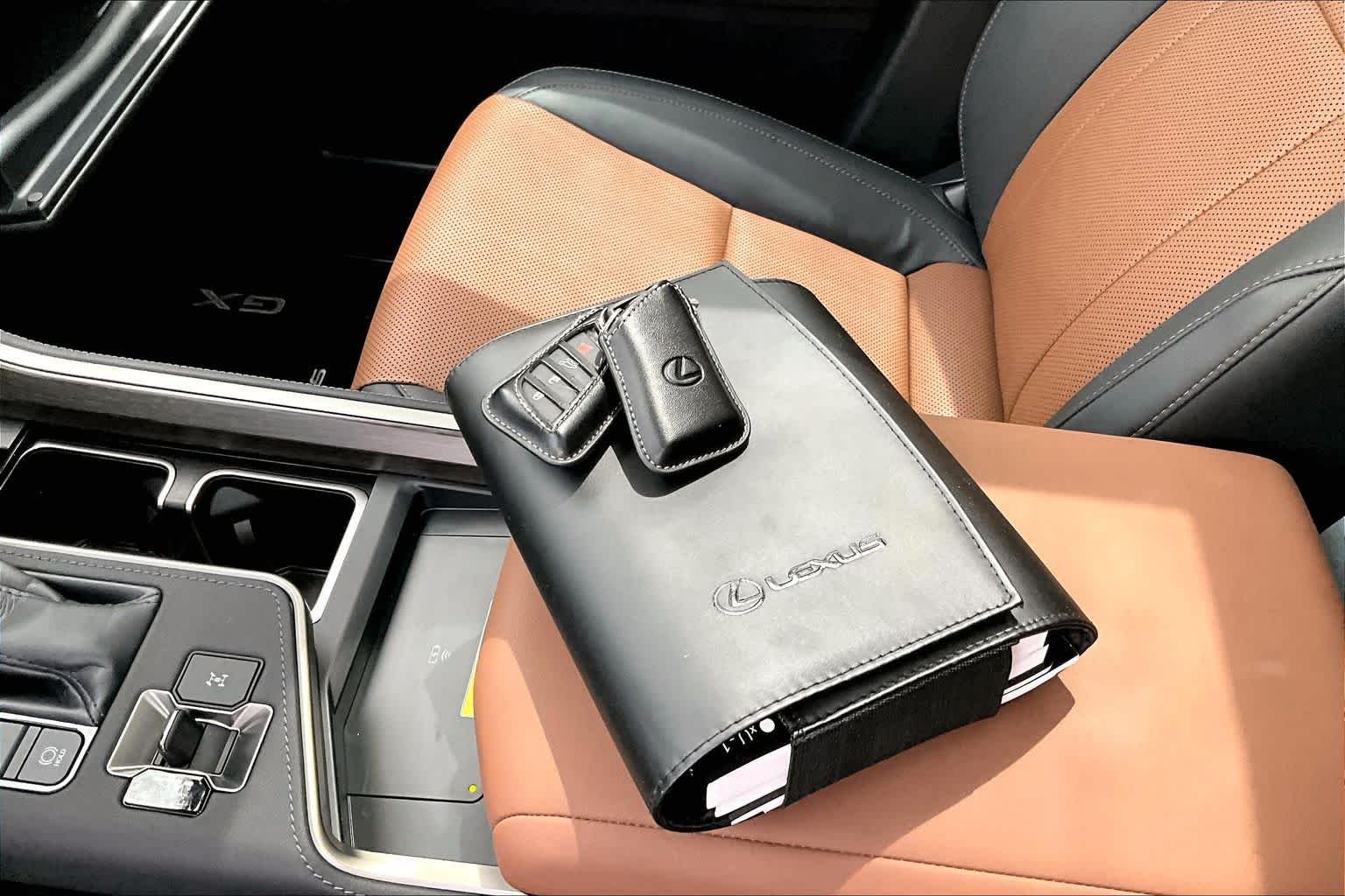 Used 2024 Atomic Silver Lexus Premium+ image 15