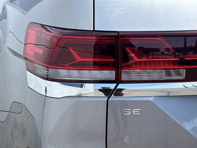 New 2026 Silver Volkswagen 2.0T SE w/Technology image 5