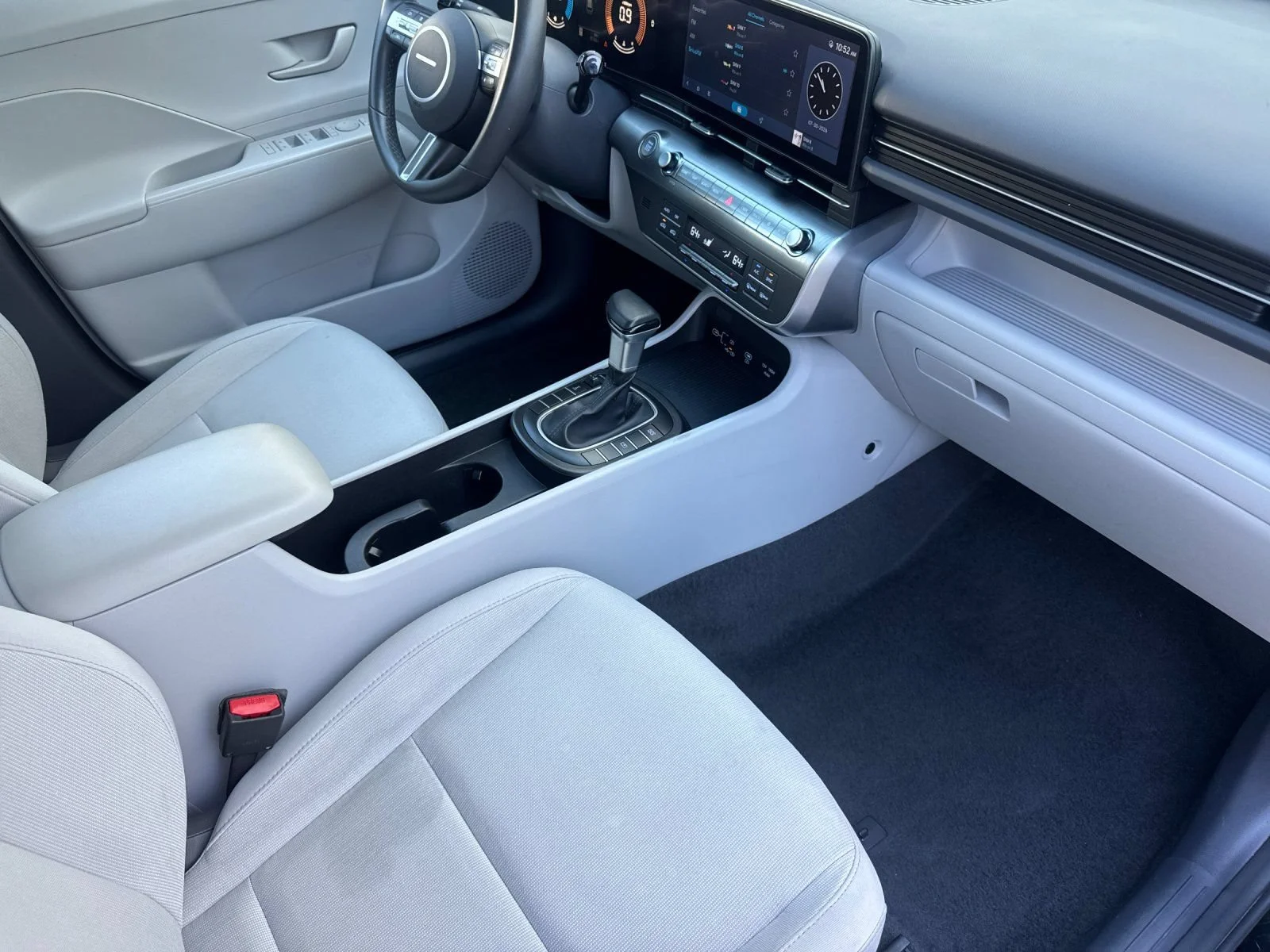 2025 Hyundai Kona SEL - Photo 17